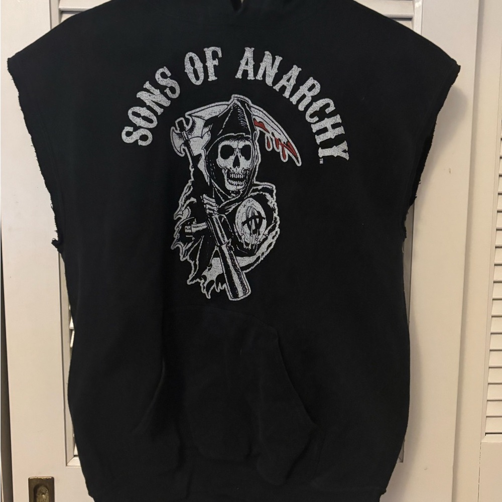 Gildan Black Heavy Blend Hooded Sweatshirt Label Detail